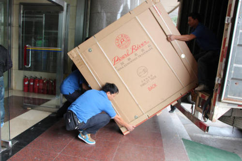 尖山钢琴贵重工艺品无忧运
